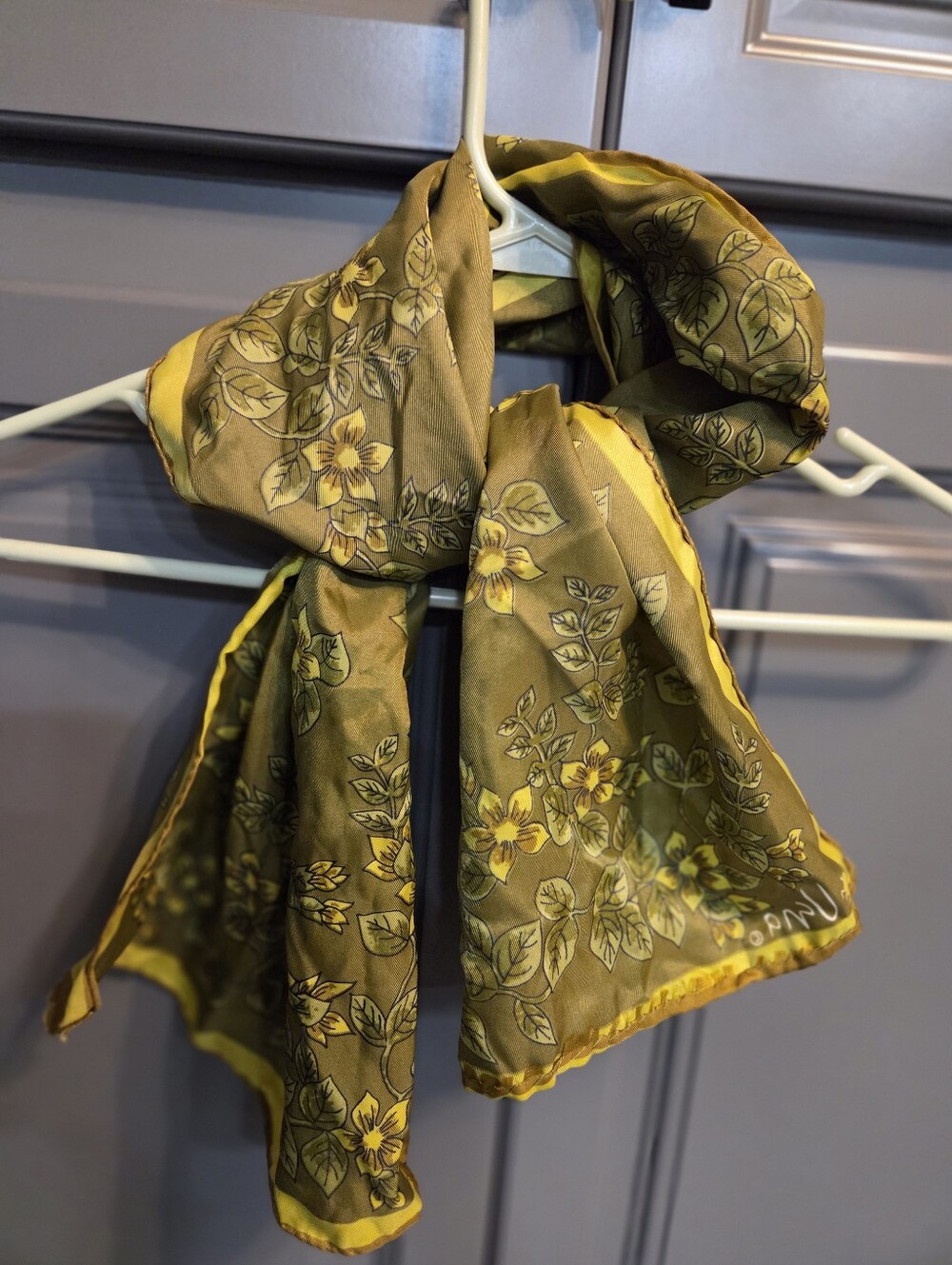 VERA SCARF Preowned